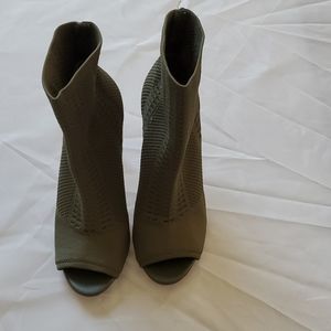 Steve Madden Heels NWOT